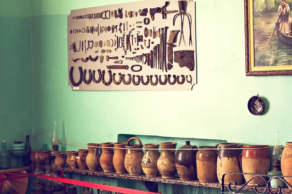 Collection de pots en argile au Musée — Photo