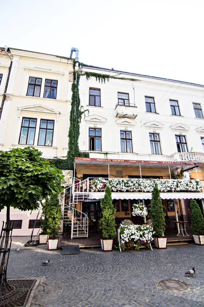 Chernivtsi Ukraine Sierpień 2017 Stare Centrum Miasta Czernowice Piękne Budynki — Zdjęcie stockowe