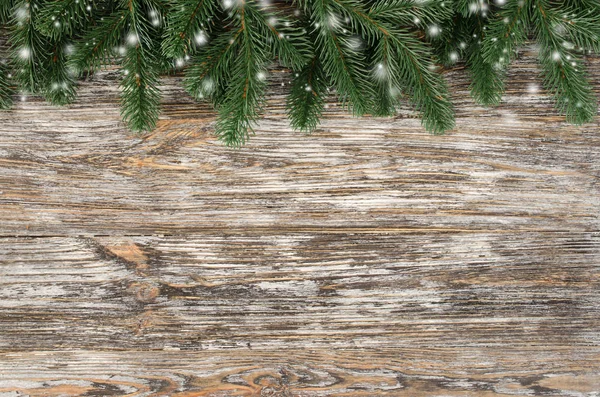 Weihnachten Und Neujahr Holzhintergrund Mit Tanne Rustikalen Stil Verschneite Weihnachtskarte — Stockfoto