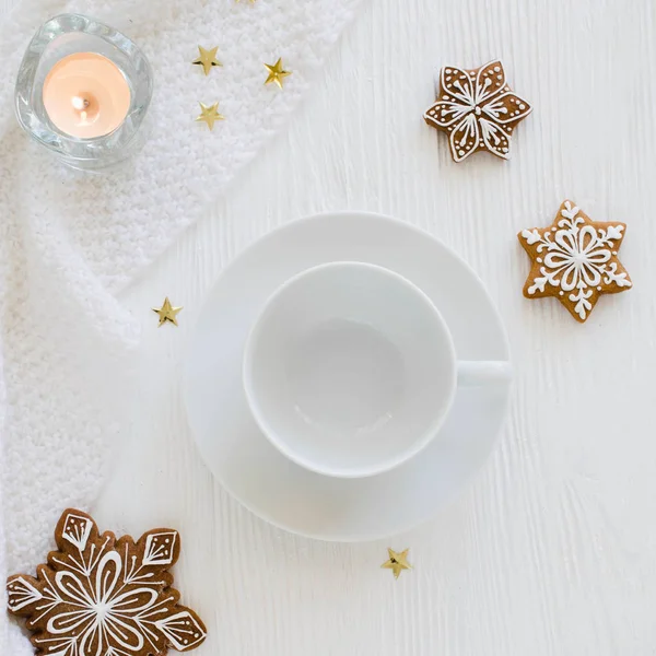 Christmas Background Empty White Cup Gingerbread Candles Knitted Scarf White — Stock Photo, Image