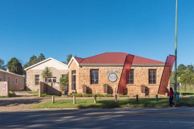 Maclear, Güney Afrika - 27 Mart 2018: bakla ve Bun kahve Haus, Maclear içinde Eastern Cape Province kahve dükkanında. İnsanlar tarafından görülebilir