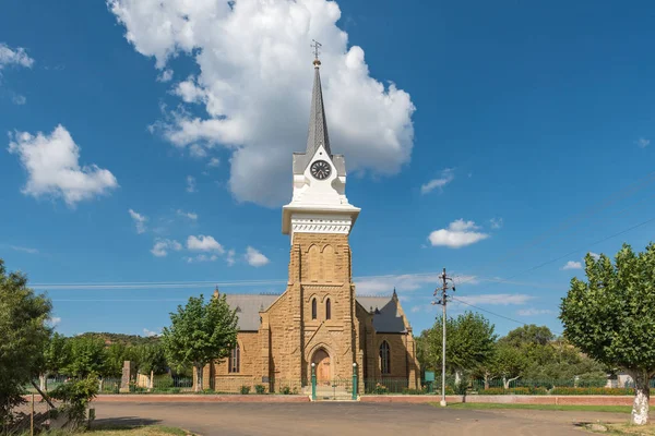 Wepener 自由州で歴史的なオランダの改革派教会と Wepener 南アフリカ 2018 に街の風景 — ストック写真