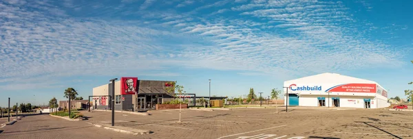 Botshabelo, Güney Afrika - 12 Mart 2018: Panorama işletmelerin Botshabelo, serbest bölge Mangaung belediyesinde bir şehir merkezi