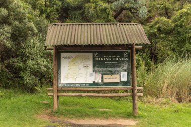 Royal Natal National Park, Güney Afrika - 15 Mart 2018: Tugela Gorge hiking Trail başında bilgi yönetim kurulu