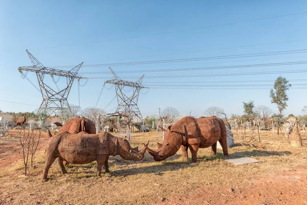 Pretoria Sudafrica Luglio 2018 Rinoceronti Grandezza Naturale Realizzati Lamiera Latta — Foto Stock