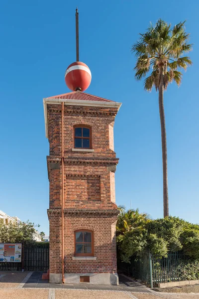 南非开普敦 2018年8月9日 开普敦西部的维多利亚和阿尔弗雷德海滨历史悠久的时间球塔 — 图库照片