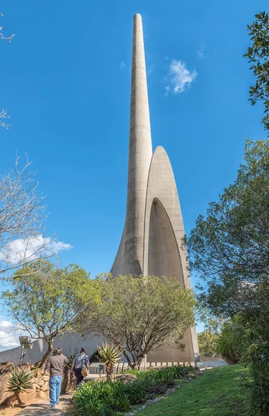Paarl South Africa August 2018 Tourists Afrikaans Language Monument Paarl — Stock Photo, Image