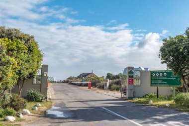 Grotto Körfezi tabiatı Atlantik Okyanusu kıyısında, Batı Cape Province girişine Grotto Bay, Güney Afrika, 19 Ağustos 2018: