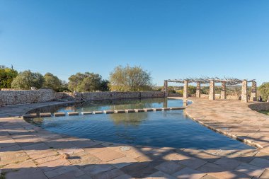 Nieuwoudtsville, Güney Afrika, 29 Ağustos 2018: yüzme havuzu, Nieuwoudtville, Northern Cape Eyaleti Belediye karavan parkında