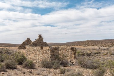 Güney Afrika 'nın Kuzey Burnu' nda Middelpos yakınlarında bir harabe.