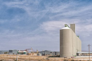 Hopetown, Güney Afrika, 1 Eylül 2018: Tahıl siloları ve Hopetown içinde Northern Cape Province bir fabrikada