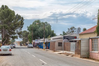 Luckhoff, Güney Afrika, 1 Eylül 2018: bir sokak sahne, işletmeler, araç ve kişi, Luckhoff, Northern Cape Eyaleti ile