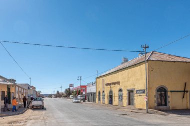 Philipstown, Güney Afrika, 6 Ağustos 2018: bir sokak sahne, işletmeler, insanlar ve araçlar, Philipstown, Northern Cape Eyaleti