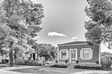 Loxton, Güney Afrika, 7 Ağustos 2018: bir tek renkli sokak sahne, Loxton içinde Northern Cape Province tarihi bir ev ile