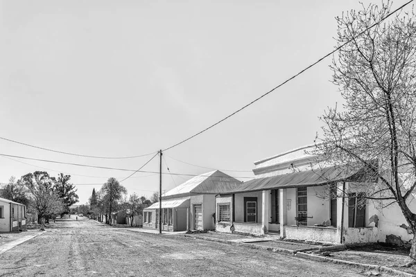 Escena callejera, con casas históricas, en Phillipstown. Monocromo — Foto de Stock