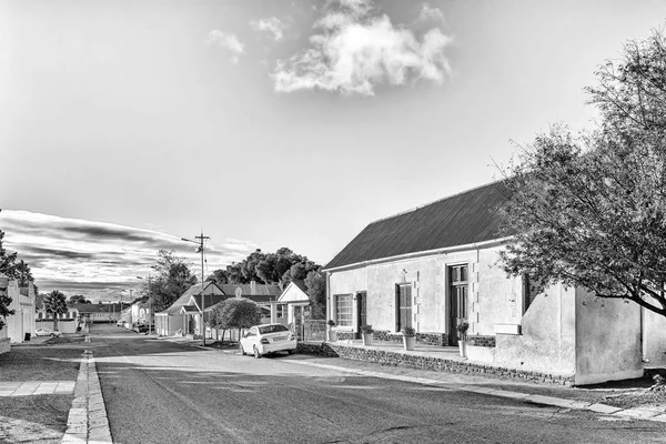 Historische panden in Victoria West. Zwart-wit — Stockfoto