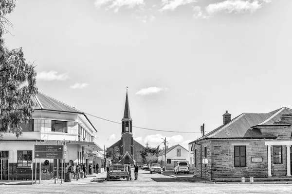 Escena callejera con los holandeses reformados en Fraserburg. Monocromo — Foto de Stock