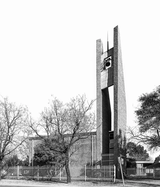 Igreja Reformada Holandesa 4-Ankers em Sasolburg. Monocromático — Fotografia de Stock