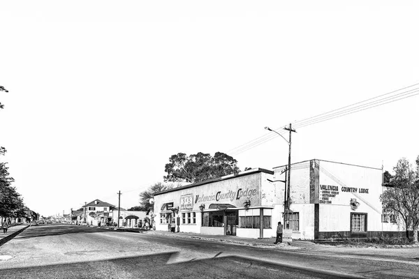 Lodge ve bankada Brandfort ile sokak sahne. Tek renkli — Stok fotoğraf