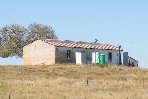 School building on a farm between Warden and Vrede — Stock Photo, Image