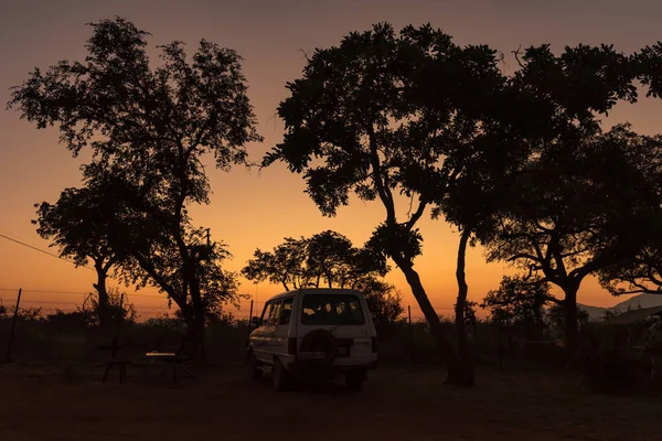 Sunrise at a camping site in the Malelane Bush Camp — Stock Photo, Image