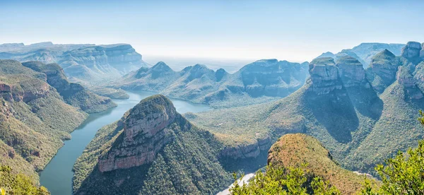 Blyderivierspoort水坝和三个Rondavels的全景 — 图库照片