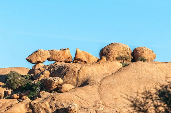 Une Formation Rocheuse Granit Ressemblant Une Flèche Cassée Grand Spitzkoppe — Photo