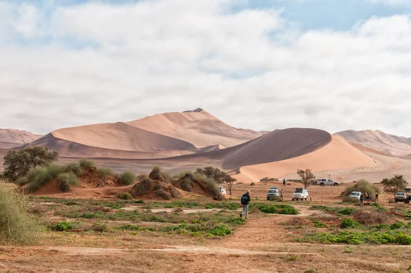 Sossusvlei Namibia June 2011 Parking Area Deadvlei Sickle Shaped Sand — 图库照片