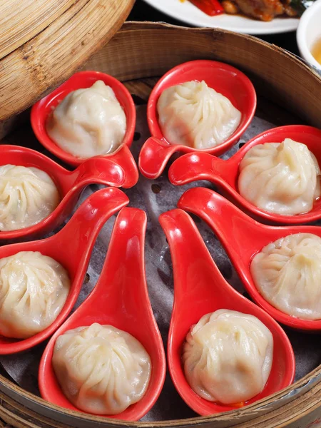 Bolinhos Sopa Porco Cozidos Vapor Xiao Long Tang Bao Prato — Fotografia de Stock