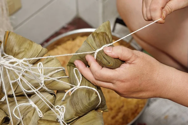 端午节制作粽子的步骤 — 图库照片