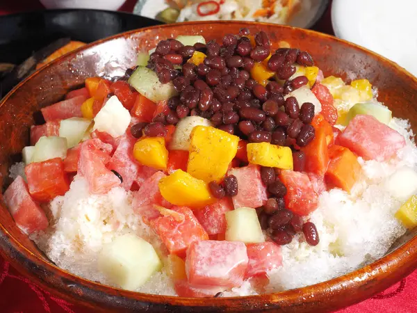 Shaved Ice Dessert Fresh Fruit Bowl — Stock Photo, Image