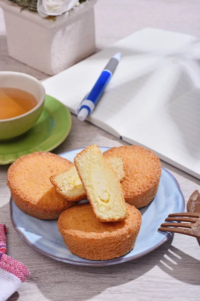 Puddingkuchen Auf Dem Tisch — Stockfoto