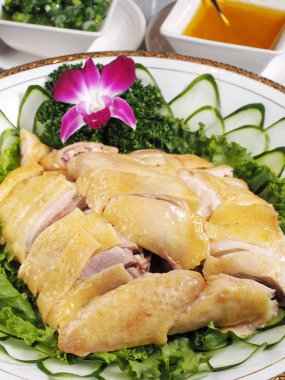 다진 삶은 닭고기 닫습니다      