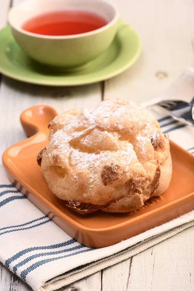 Fresh Cream Puff Plate Table — Stock Photo, Image