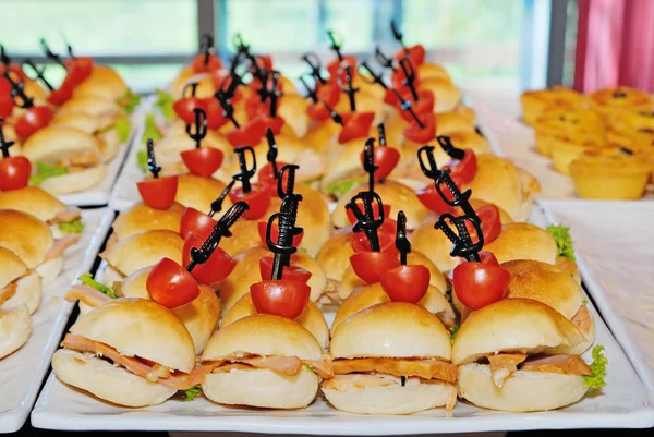 Petits Hamburgers Sur Table Fête — Photo