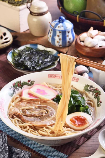 Zuppa Tradizionale Giapponese Base Ramen Con Miso Maiale Affettato Uovo — Foto Stock
