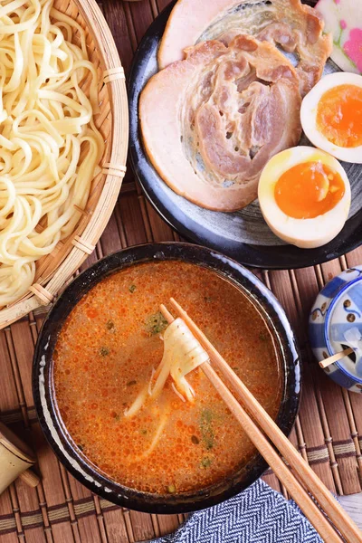 Tsukemen Ramen Χοιρινό Ψητό Αυγό Και Βυθίζοντας Σούπα — Φωτογραφία Αρχείου
