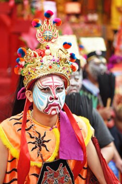 Taipei, Tayvan-29 Kasım 2018: sekiz General troupes 29 Kasım 2018 tarihinde Taipei, tw. Tapınak önünde geleneksel performans sanatları diziler