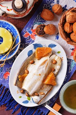 Soya soslu kızarmış süt balığı göbek - Popüler Tayvan gıda 