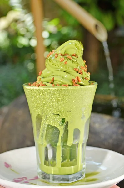 Gelato Matcha Con Riso Integrale Una Tazza Vetro — Foto Stock