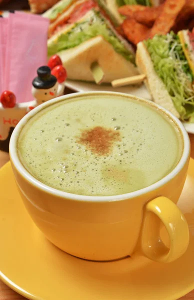 Matcha Reticolo Panino Sul Tavolo — Foto Stock