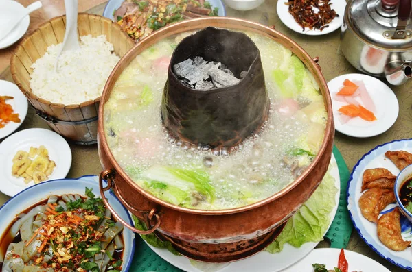 Chinese Hot Pot Tafel — Stockfoto