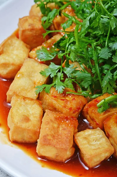 Rántott Tofu Pikáns Mártással — Stock Fotó