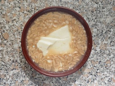 Tayvanlı geleneksel tatlı, fıstık ile tofu puding 