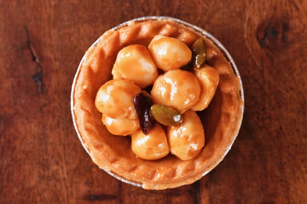Macadamia Nuts Tart Wooden Table — Stock Photo, Image