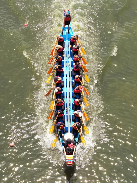 Taipei Giugno 2020 Gara Dragon Boat Tenutasi Nel Fiume Keelung — Foto Stock