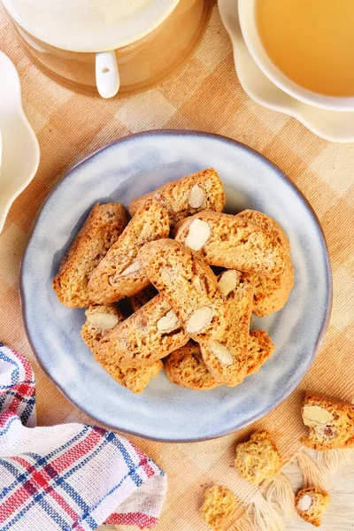 Klassisk Italiensk Biscotti Med Mandel Träbord — Stockfoto