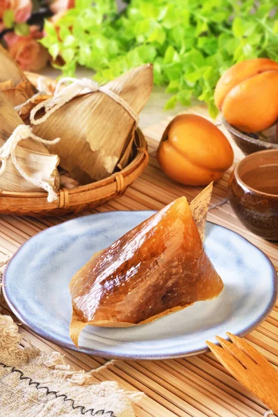 Rode Bonen Alkalisch Zongzi Met Thee Tafel — Stockfoto