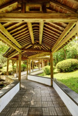 Çin tarzı klasik mimari koridoru