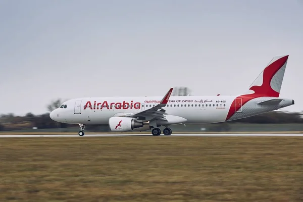 Praga República Checa Dezembro 2018 Air Arabia Airbus A320 Aterrissando — Fotografia de Stock